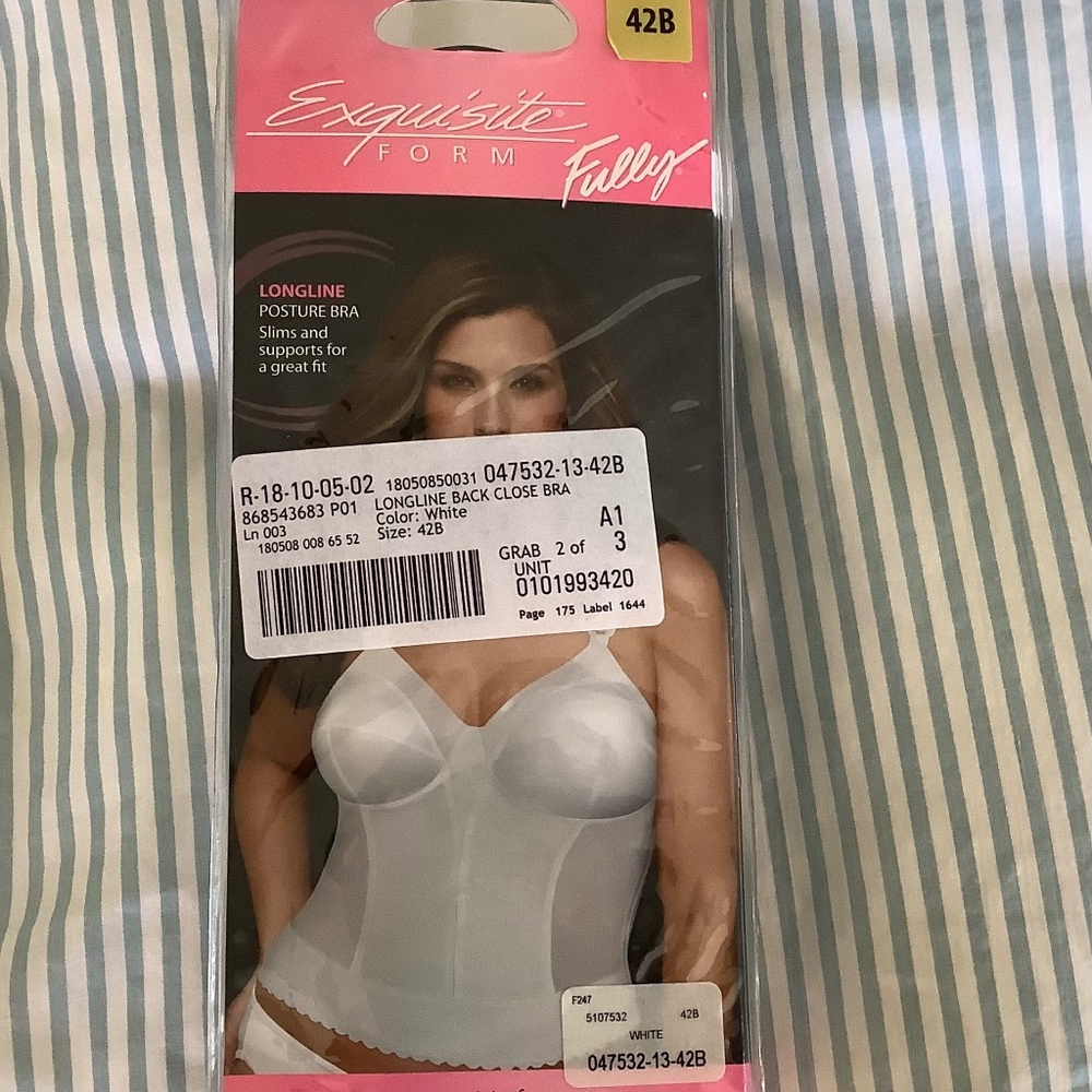 EXQUISITE FORM Fully Back Close Wirefree Longline Posture Bra White 42B